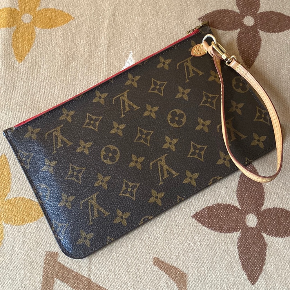 Authentic Louis Vuitton Monogram Pochette Wristlet Clutch LV